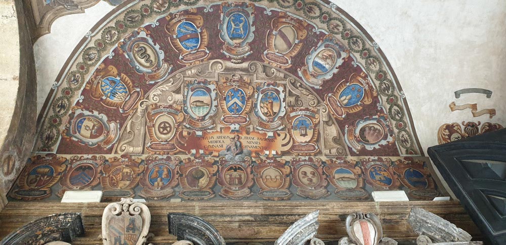 Archiginnasio-Bologna-italy-library-maria-frangieh-blog-travel-coat-of-arms Archiginnasio-Bologna-italy-library-maria-frangieh-blog-travel-coat-of-arms