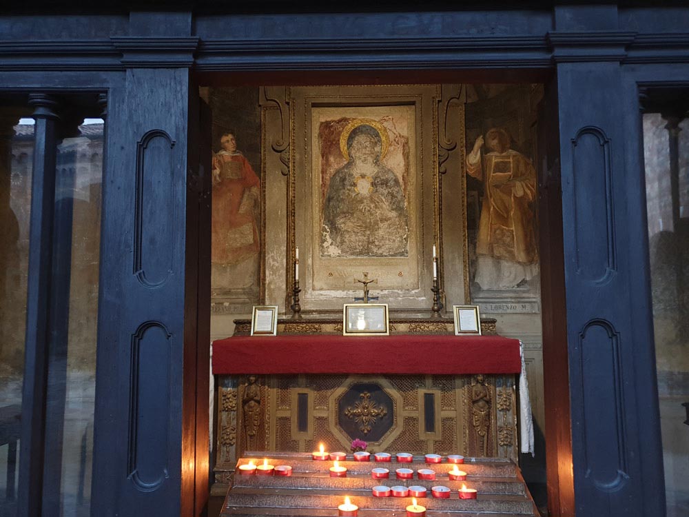 basilica-di-san-stefano-sette-chiese-interior-bologna-italy-maria-frangieh-blog-travel-20 basilica-di-san-stefano-sette-chiese-interior-bologna-italy-maria-frangieh-blog-travel-20