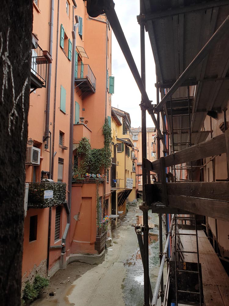 bologna-italy-canale-di-reno-maria-frangieh-blog-travel bologna-italy-canale-di-reno-maria-frangieh-blog-travel