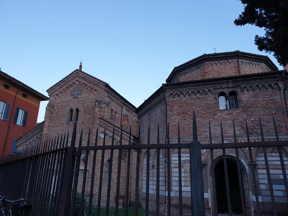 basilica-di-san-stefano-sette-chiese-bologna-italy-maria-frangieh-blog-travel-2 basilica-di-san-stefano-sette-chiese-bologna-italy-maria-frangieh-blog-travel-2